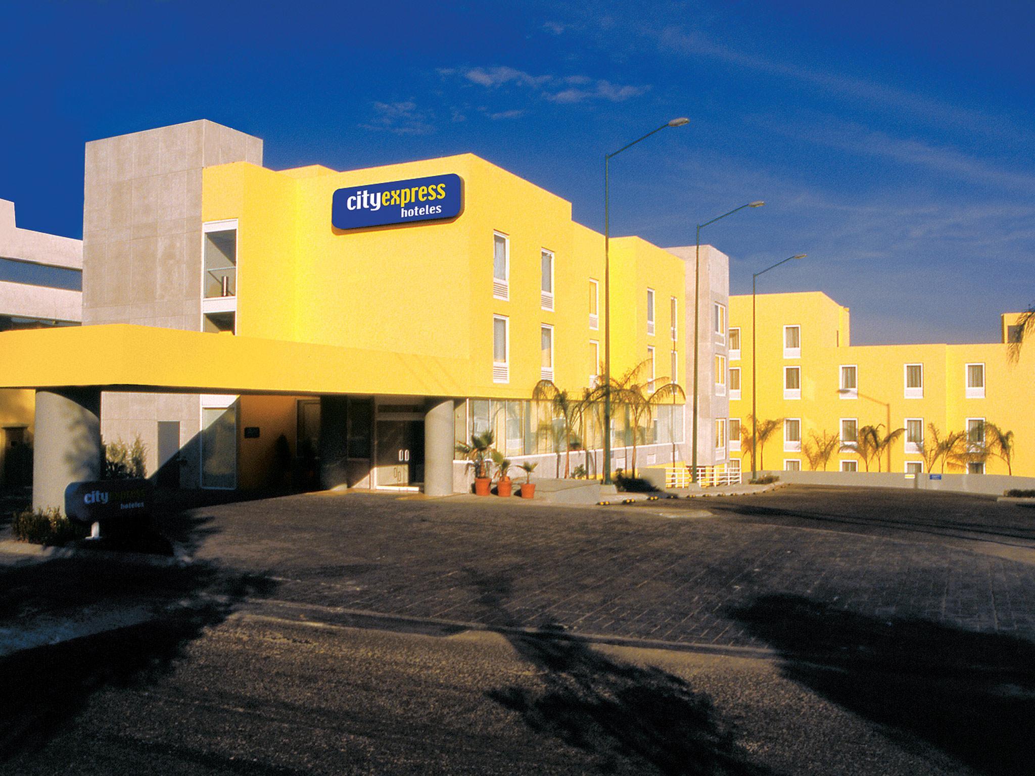 Hotel City Express By Marriott Querétaro Exterior foto